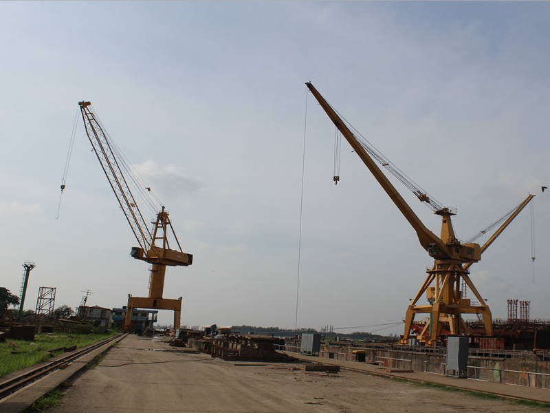 Dock Crane for using on floating dock and dry dock